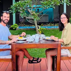 Hotel The Cave By Blue Bird, Negombo